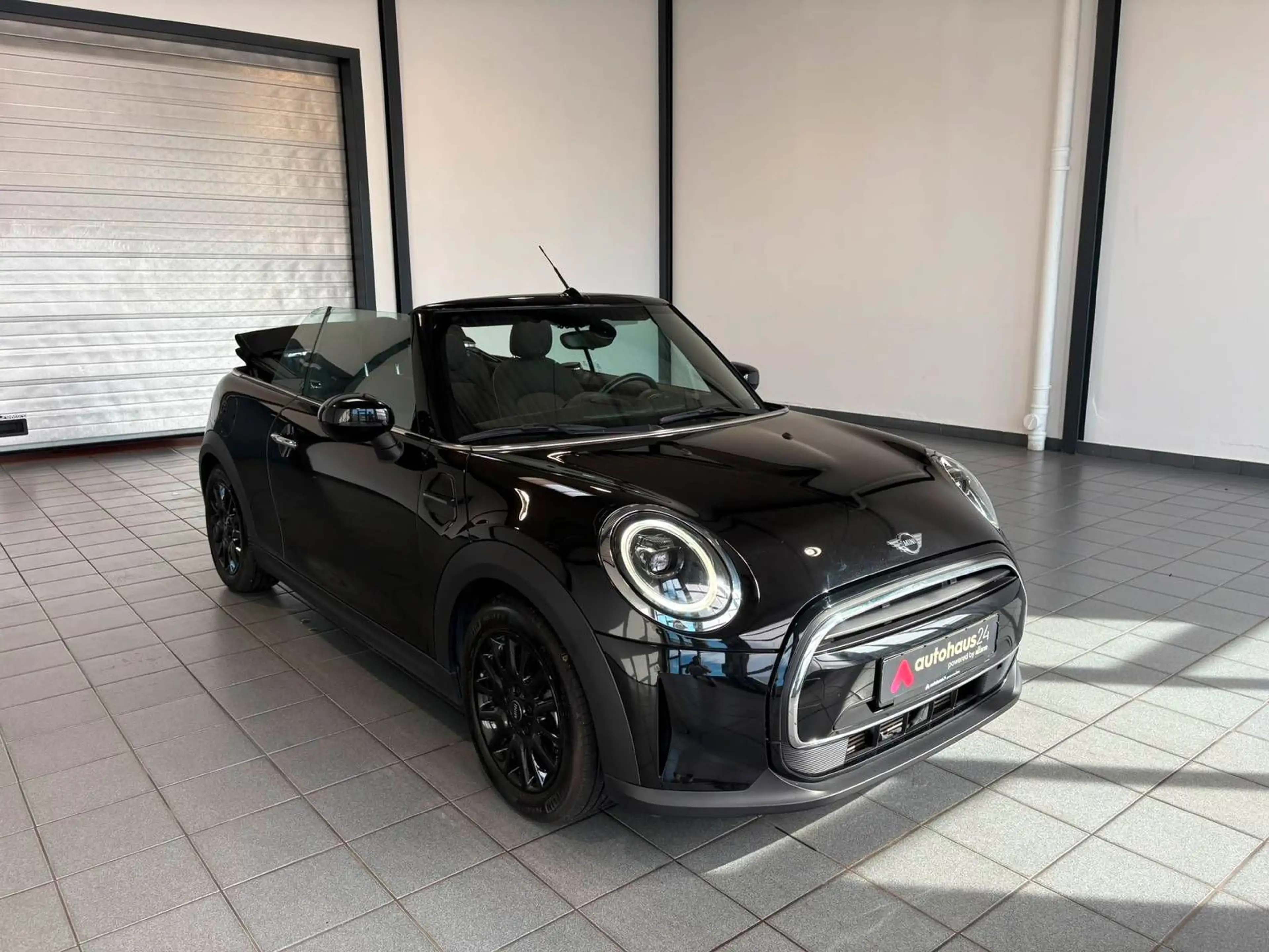 MINI One Cabrio Essential Trim LED|PDC|SHZ — photo 15