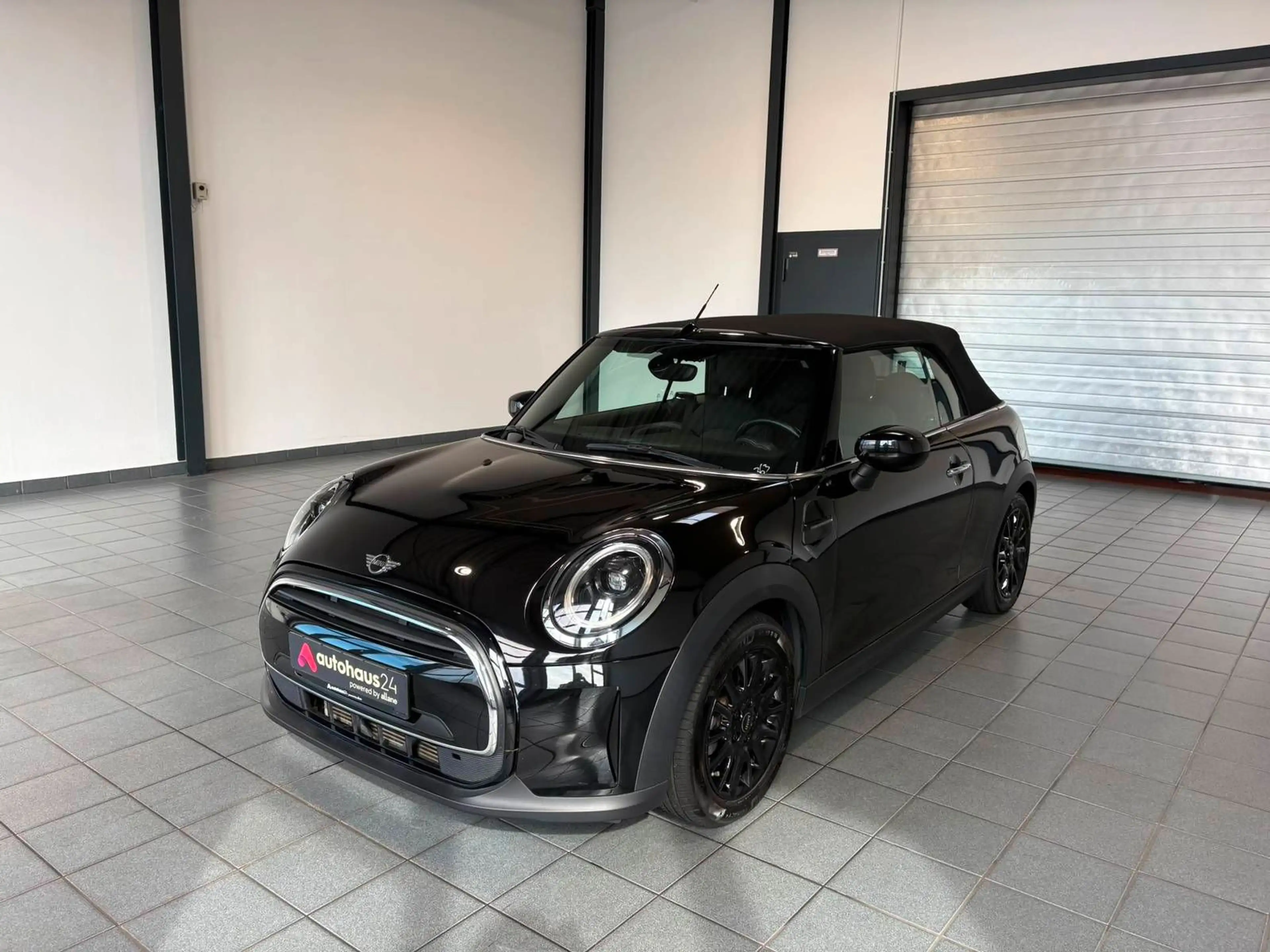 MINI One Cabrio Essential Trim LED|PDC|SHZ — photo 3