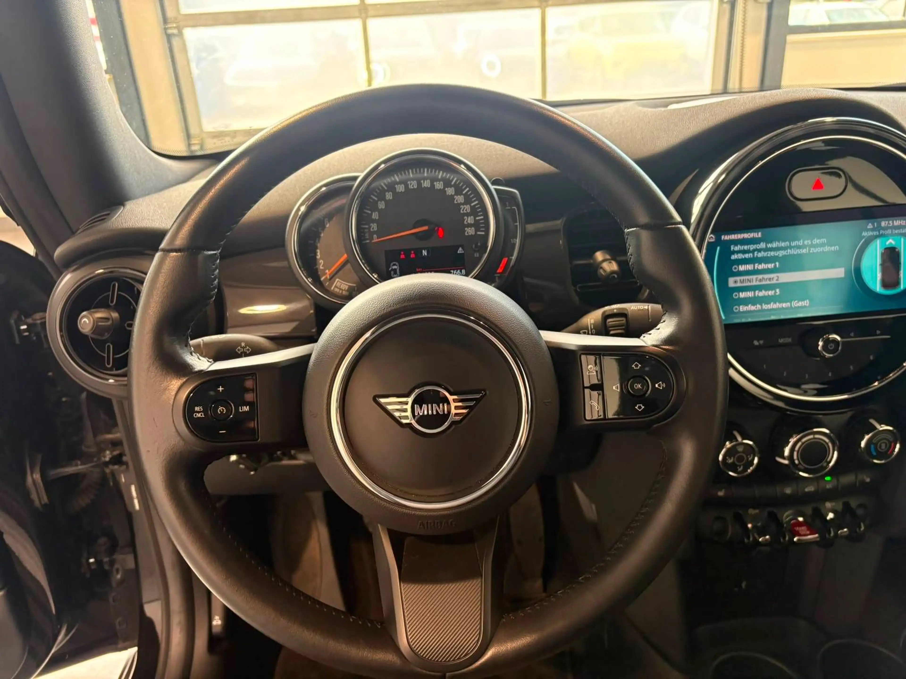 MINI One Cabrio Essential Trim LED|PDC|SHZ — photo 10