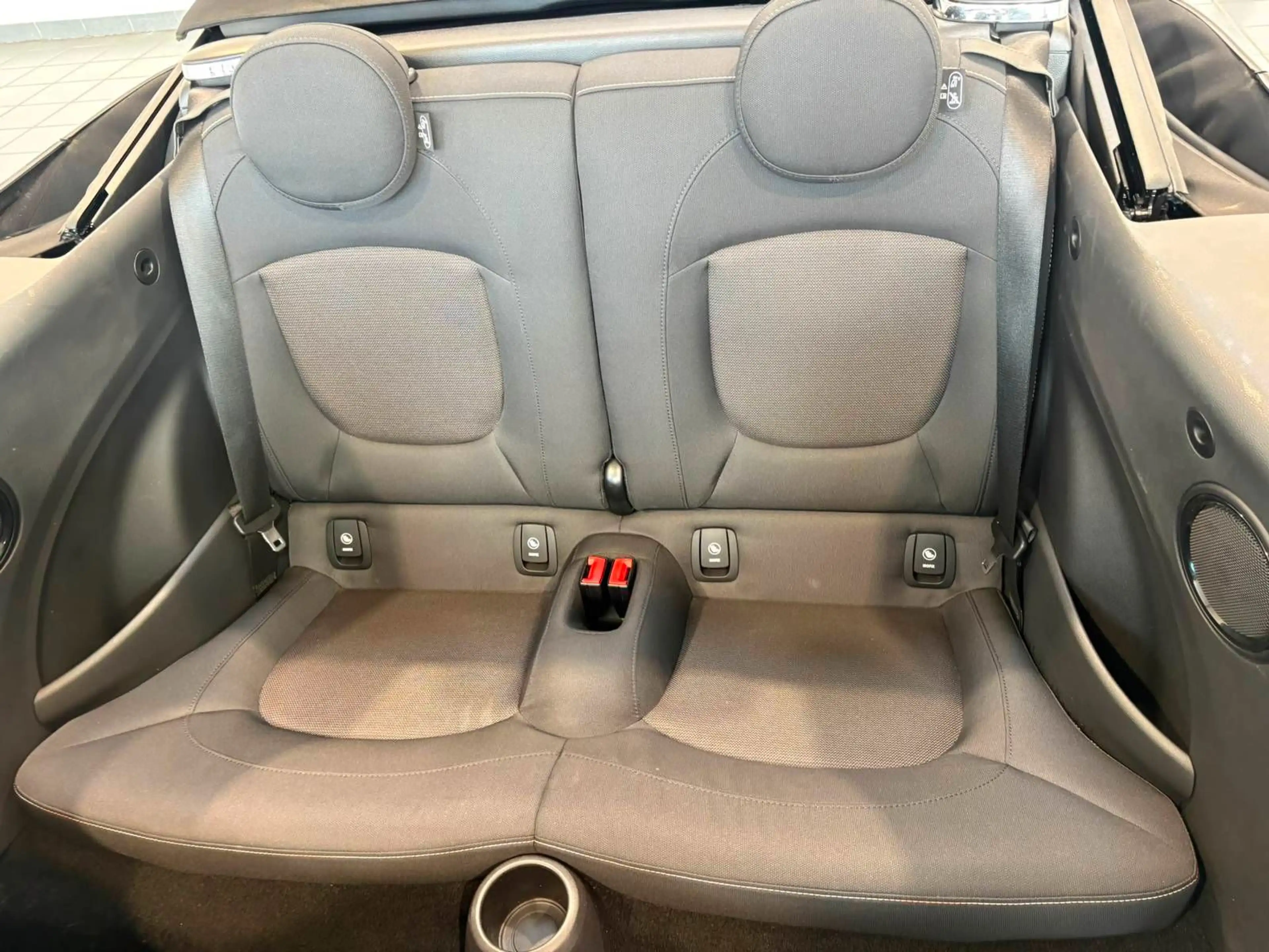 MINI One Cabrio Essential Trim LED|PDC|SHZ — photo 14