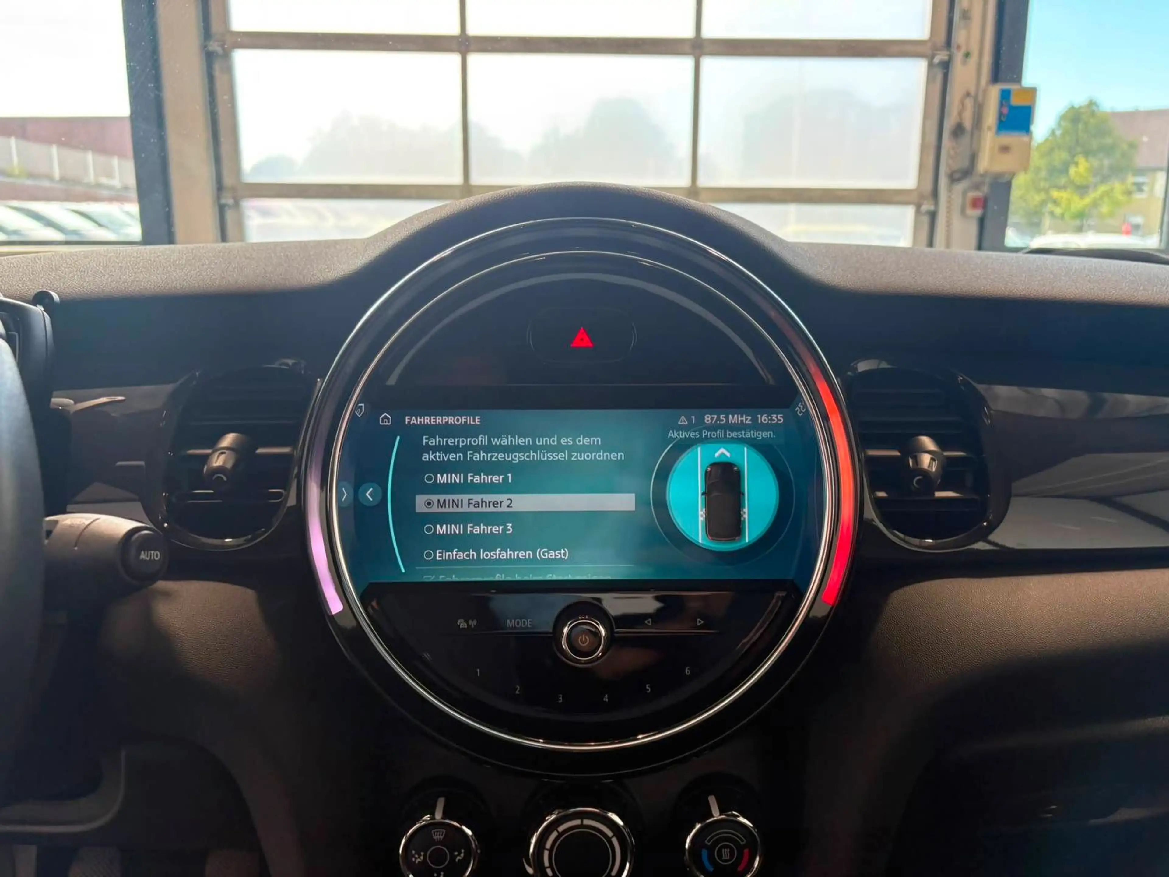 MINI One Cabrio Essential Trim LED|PDC|SHZ — photo 11