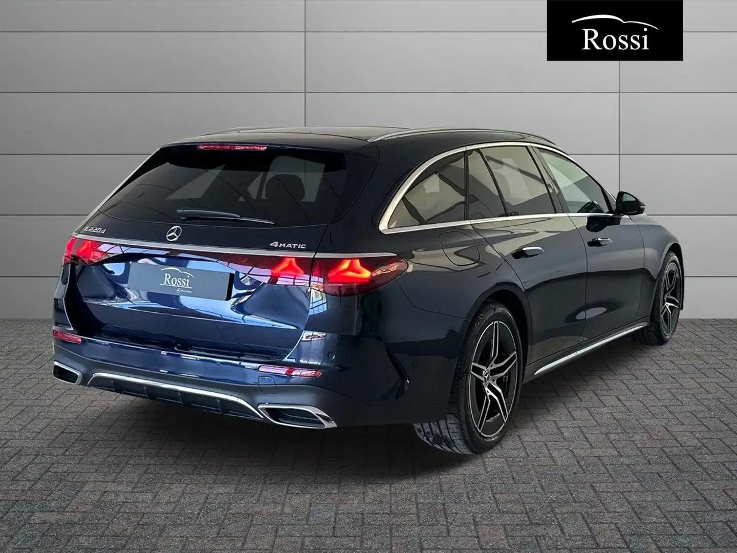 Mercedes-Benz E 220 d 4MATIC Station Wagon Blauw - 2