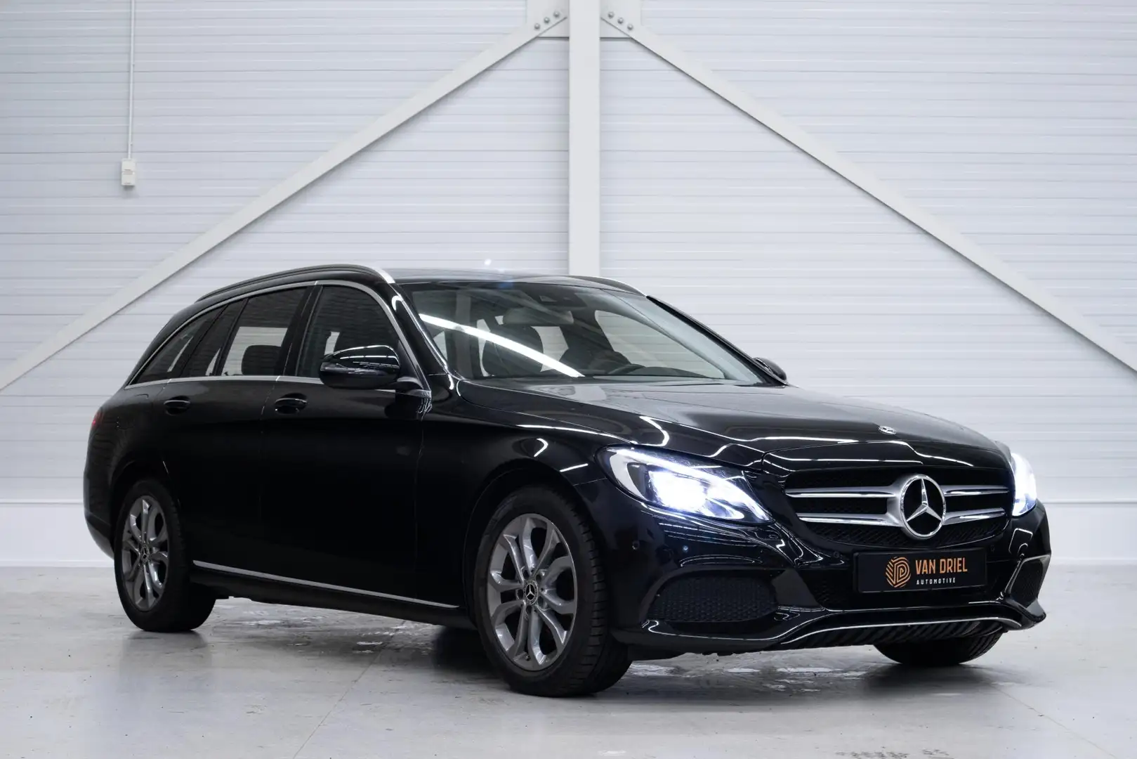 Mercedes-Benz C 180 Estate | Avantgarde | Black - 1