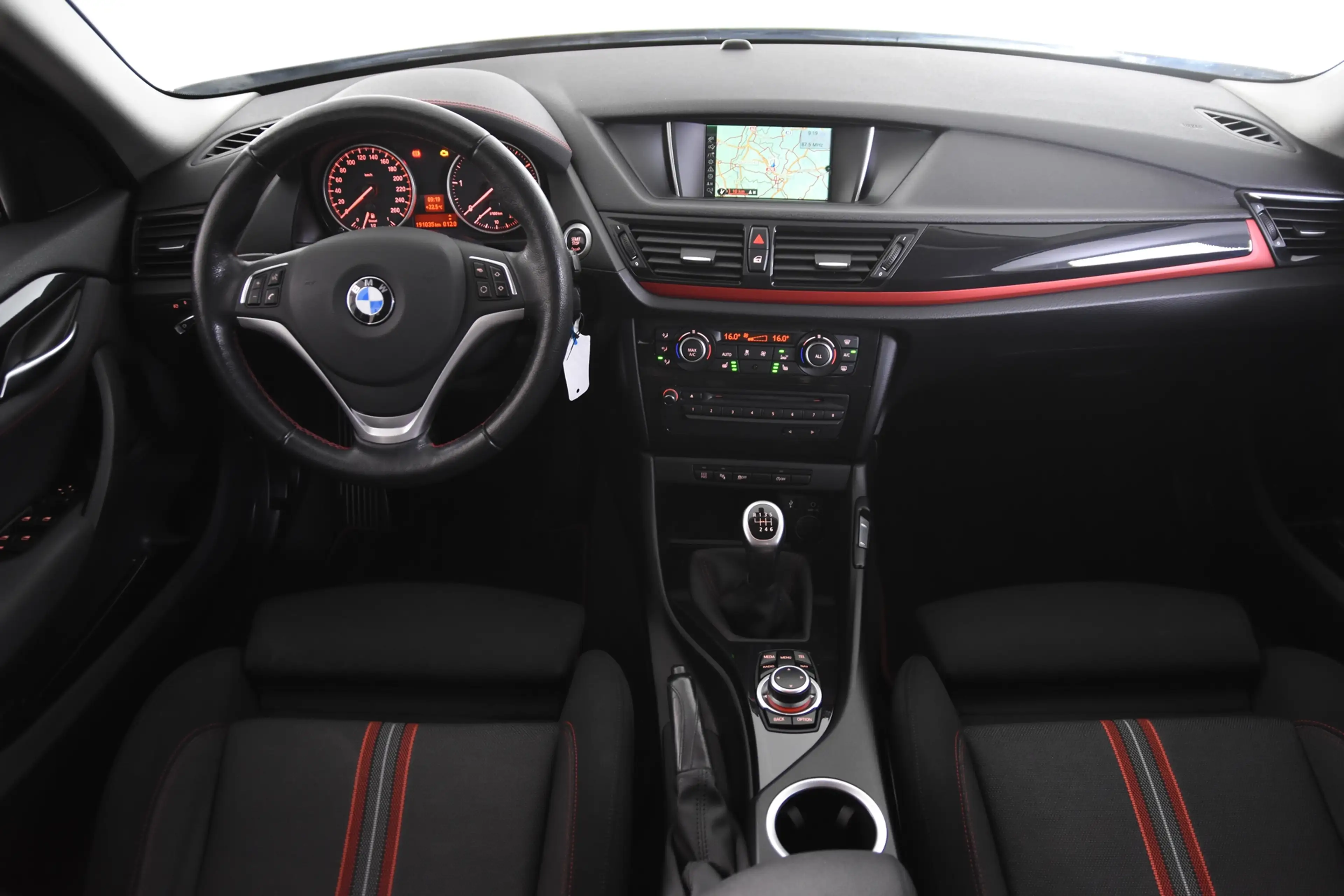 BMW X1 sDrive16d Sport *Navigatie*Stoelverwarming*PDC* — photo 9