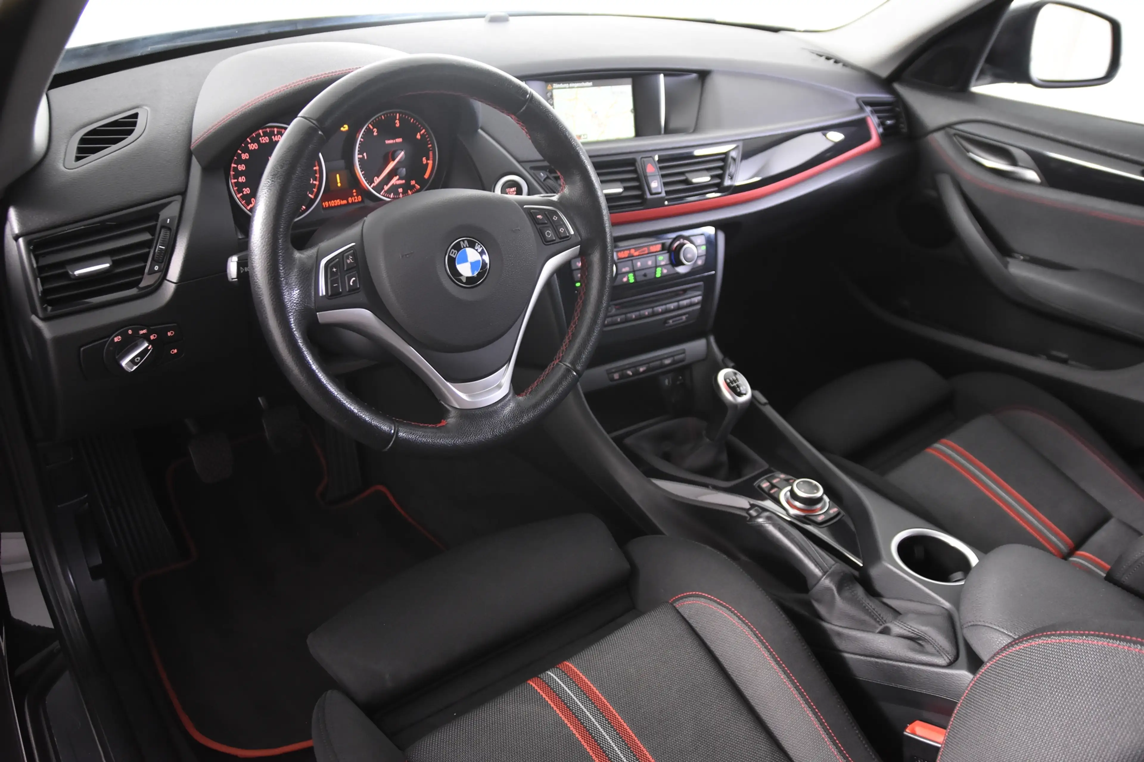 BMW X1 sDrive16d Sport *Navigatie*Stoelverwarming*PDC* — photo 3