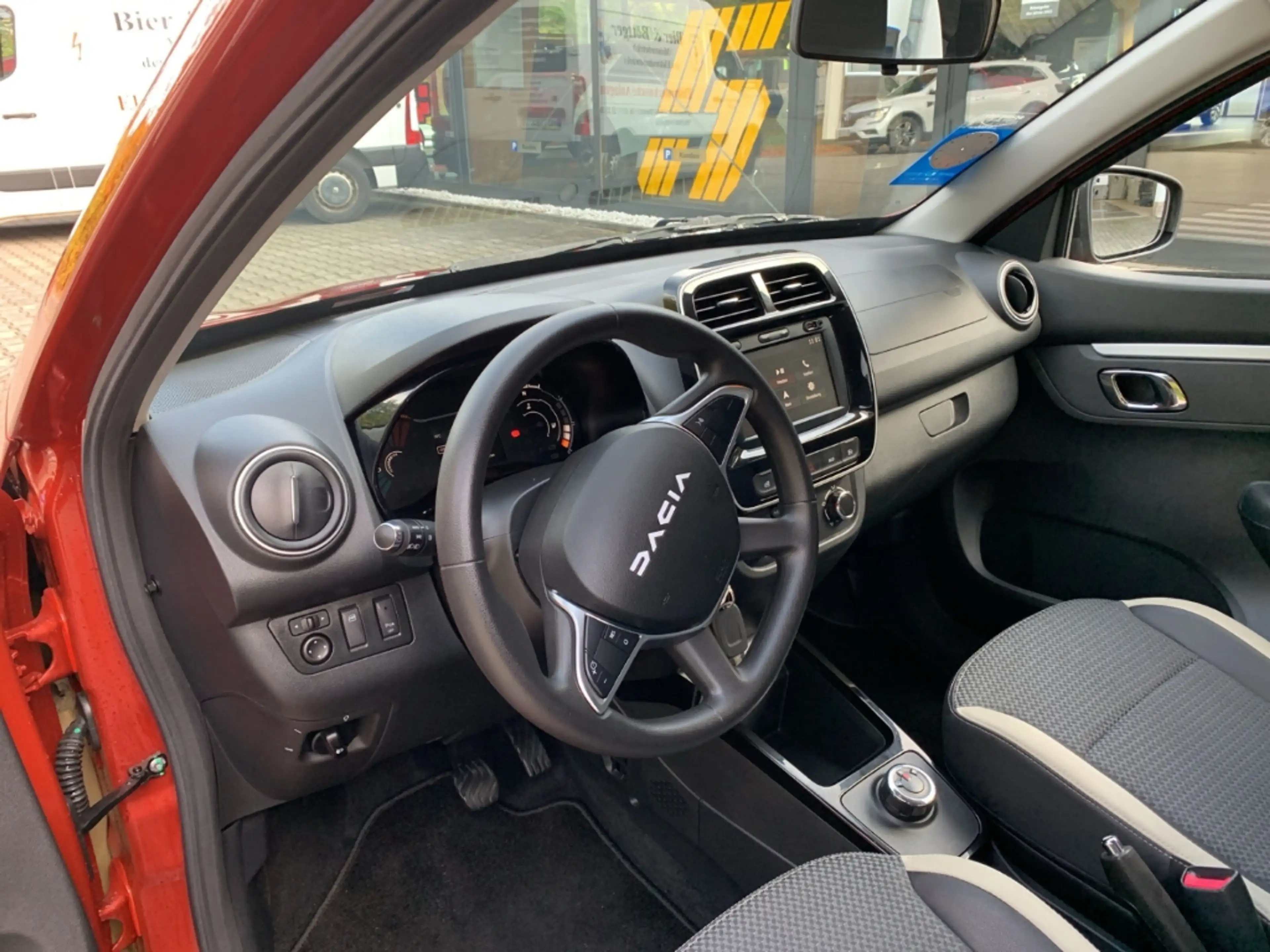 Dacia Spring EXPRESSION ESSENTIAL ELECTRIC 45 CCS+NAVIGATION+ — photo 10