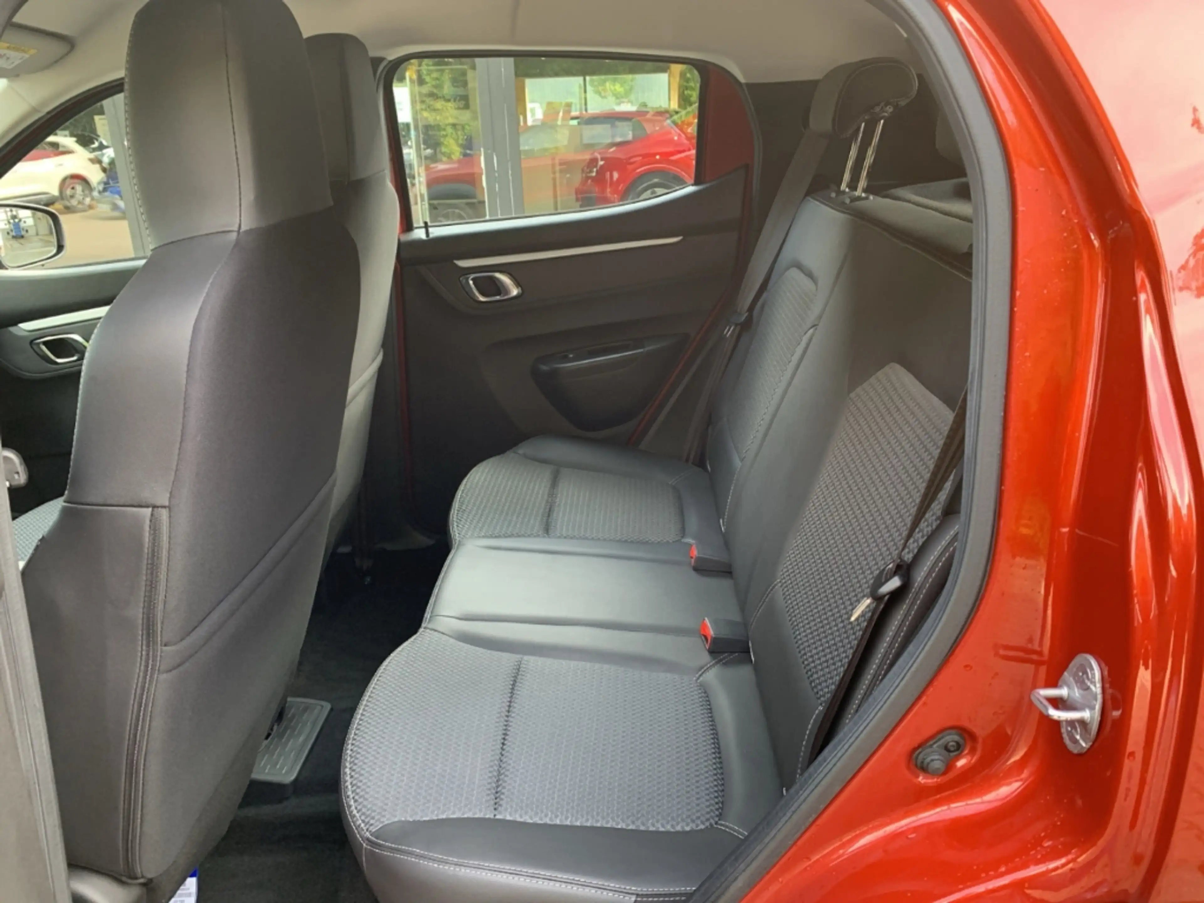 Dacia Spring EXPRESSION ESSENTIAL ELECTRIC 45 CCS+NAVIGATION+ — photo 11