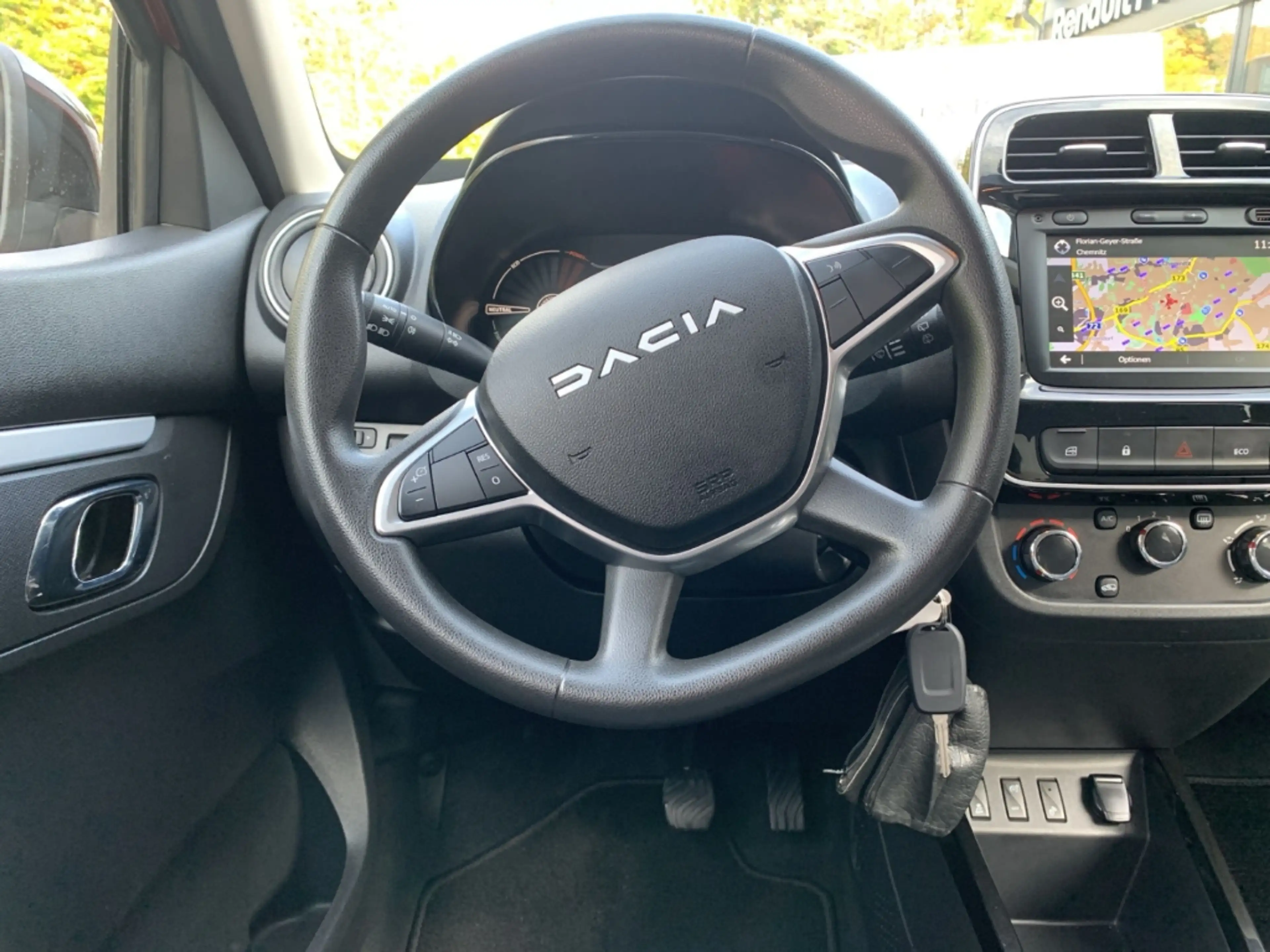 Dacia Spring EXPRESSION ESSENTIAL ELECTRIC 45 CCS+NAVIGATION+ — photo 15
