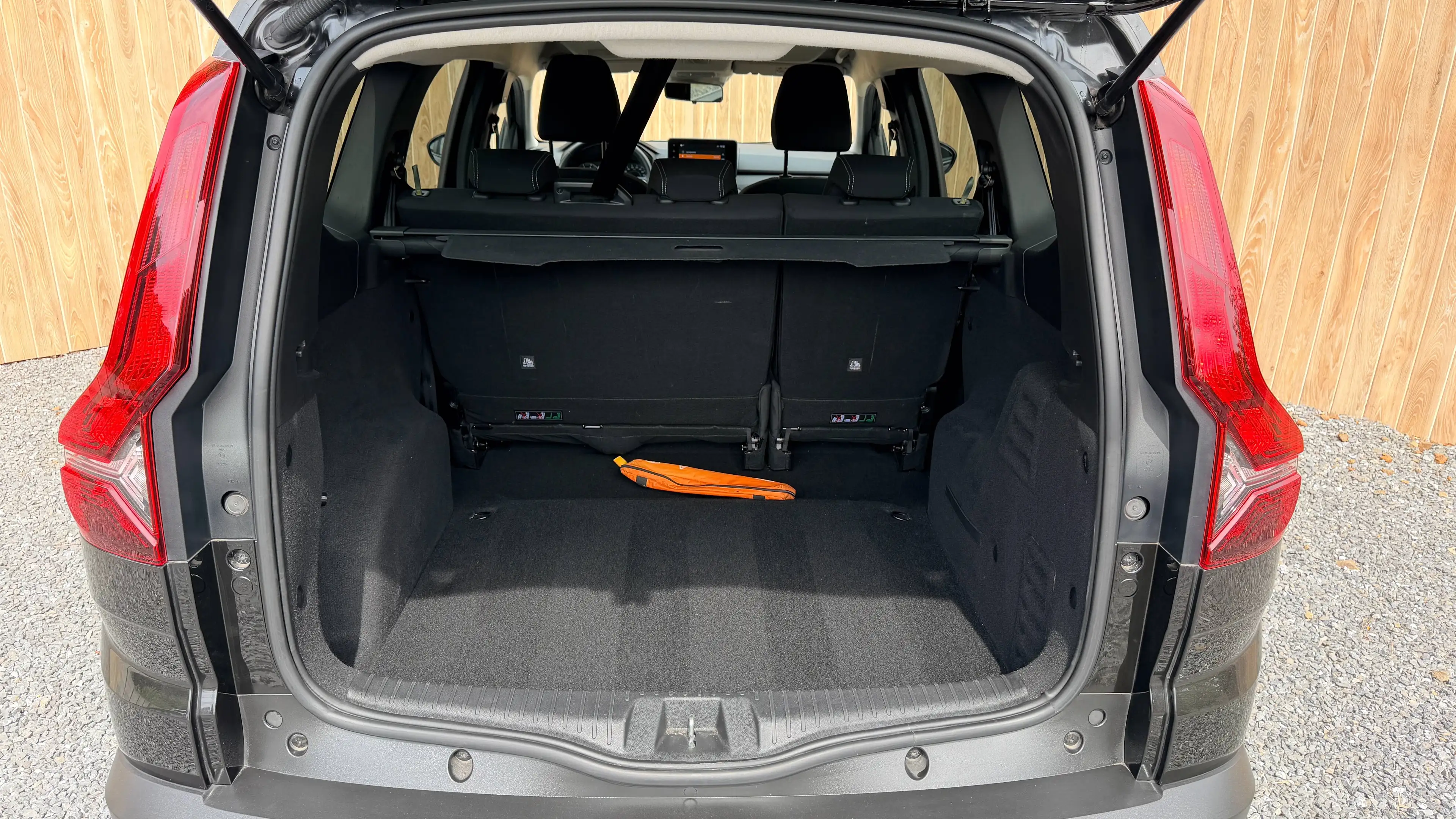Dacia Jogger Jogger 1.0 TCe Essential 5pl. — photo 19