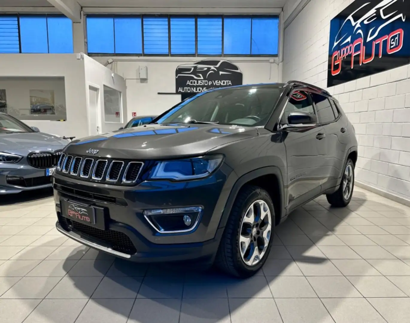 Jeep Compass 1.4 MultiAir 2WD Limited *NEOPATENTATI* Grau - 1