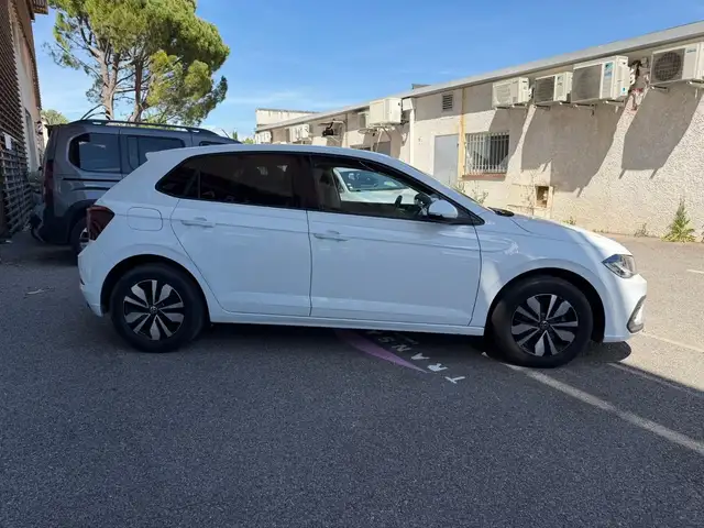 Volkswagen Polo view 4