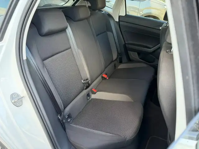 Volkswagen Polo view 14
