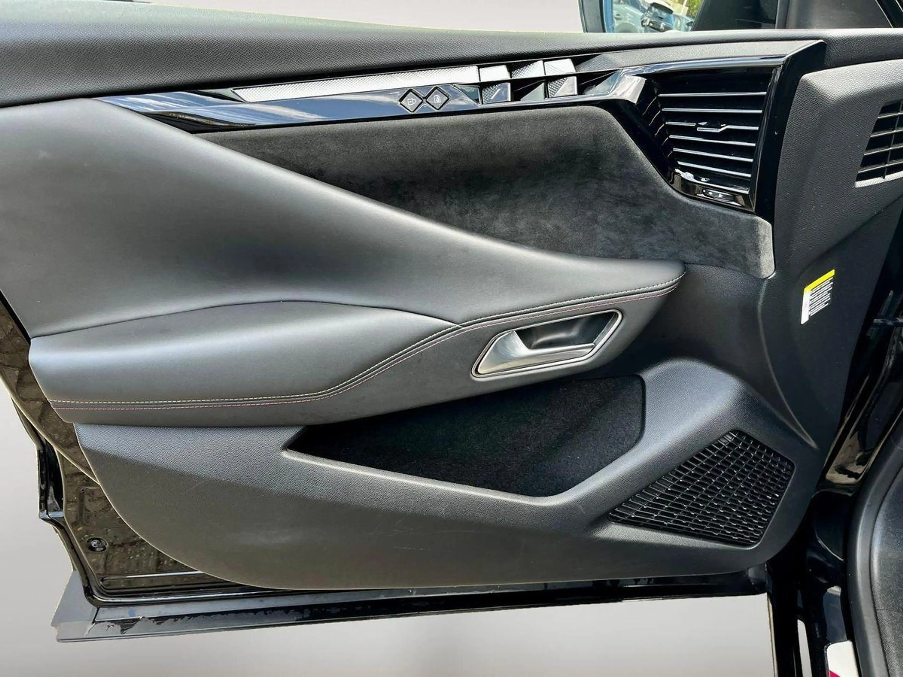 DS Automobiles DS 4 Performance Line + 1.6 PureTech Metallic — photo 15