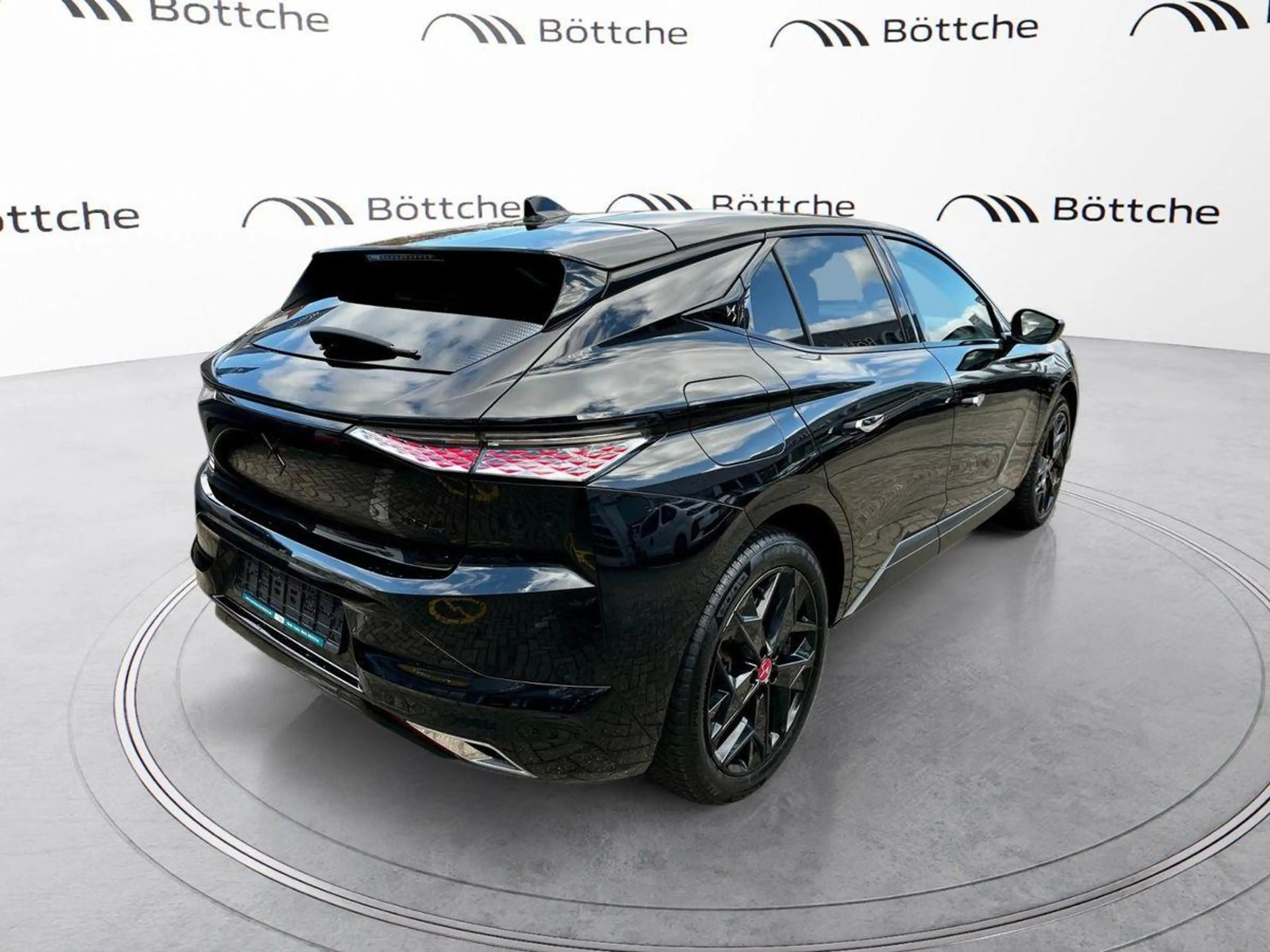 DS Automobiles DS 4 Performance Line + 1.6 PureTech Metallic — photo 4