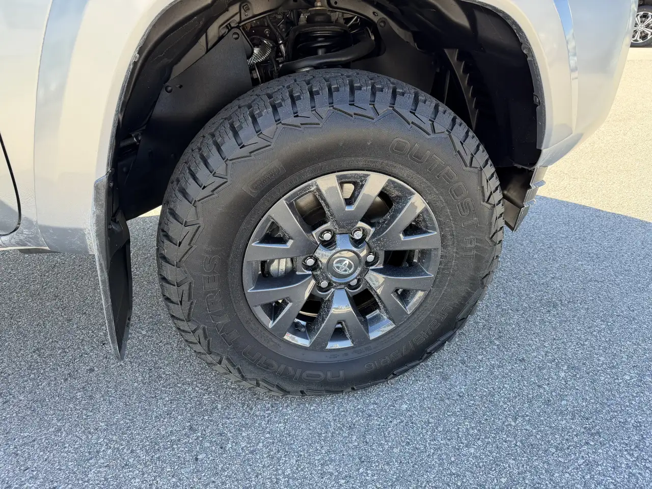 Toyota Tacoma photo Toyota Tacoma