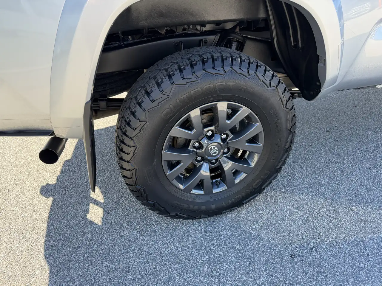 Toyota Tacoma photo Toyota Tacoma