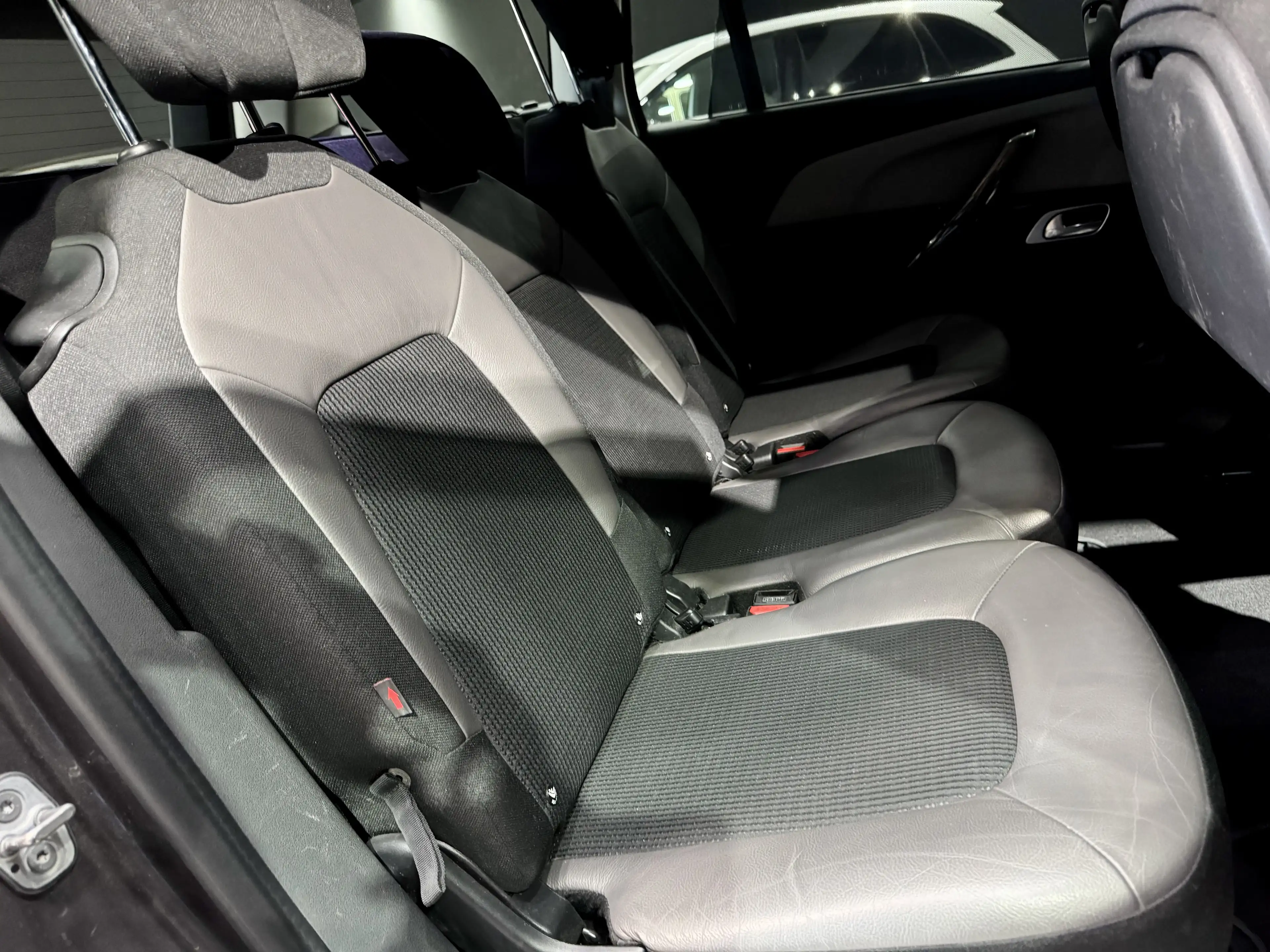 Citroen Grand C4 SpaceTourer Exclusive*Automatik*Navi*Kamera*SitzHz*AHK*TÜV NEU — photo 13