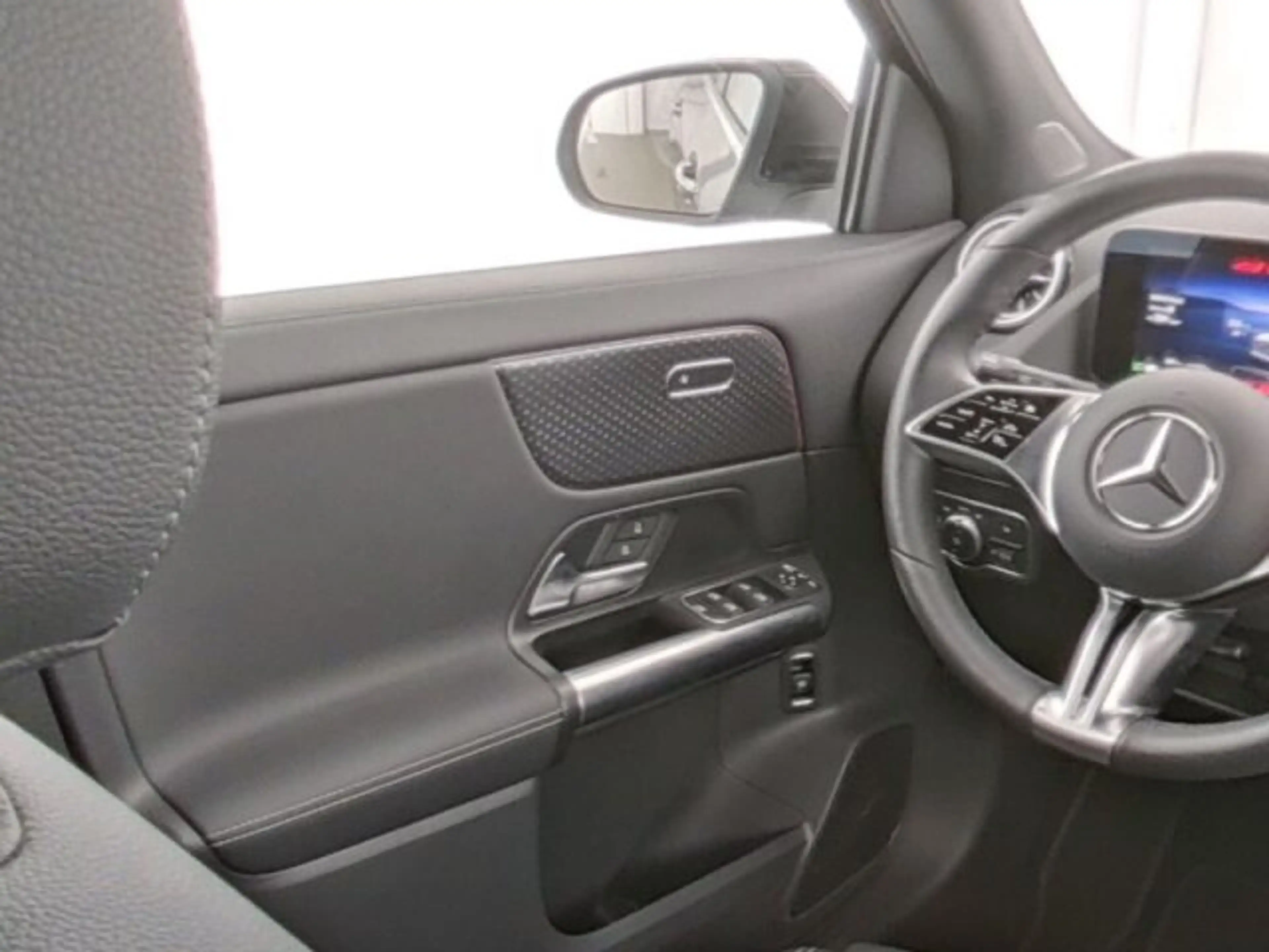 Mercedes-Benz EQA 250 EQA 250+ Progressive Advanced Plus AHK Distronic — photo 8