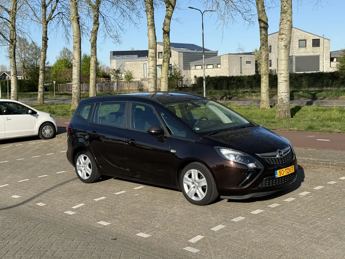 Opel Zafira Tourer 1.4 Cosmo 7p. Bruin - 1