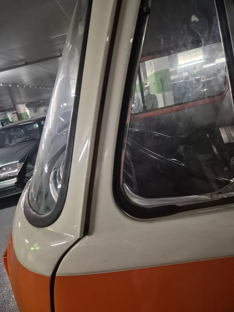 Volkswagen T2 Caravelle Orange - 2