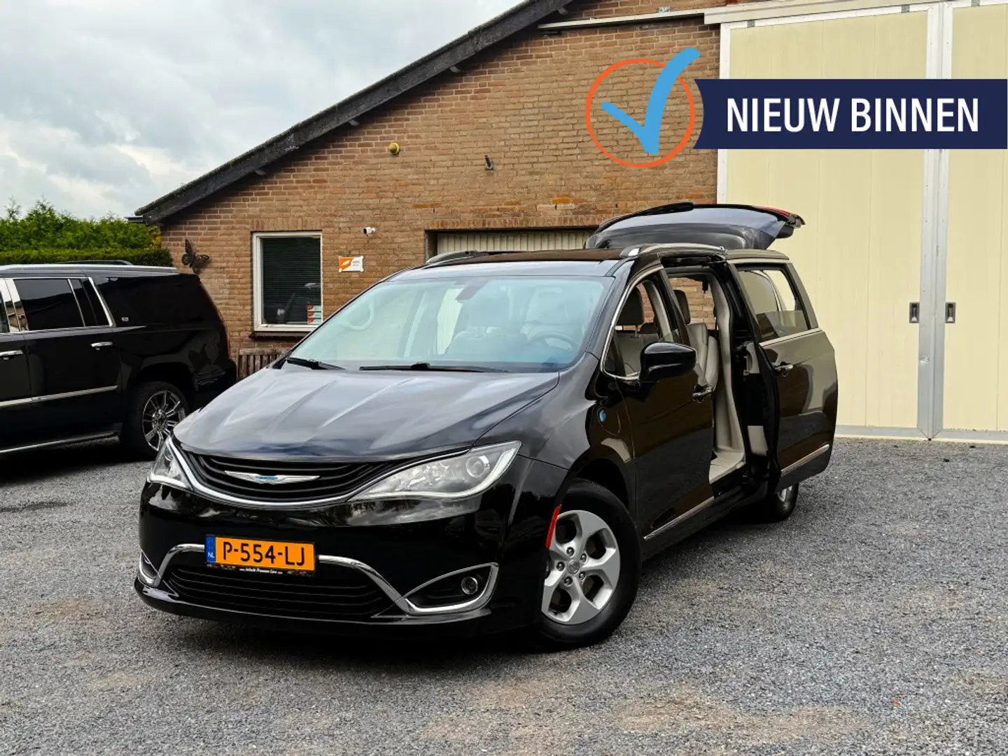 Chrysler Grand Voyager 3.6 V6 LIMITED J.DAIMLER HYBRID MYTHOS-BLACK STOW& Czarny - 1