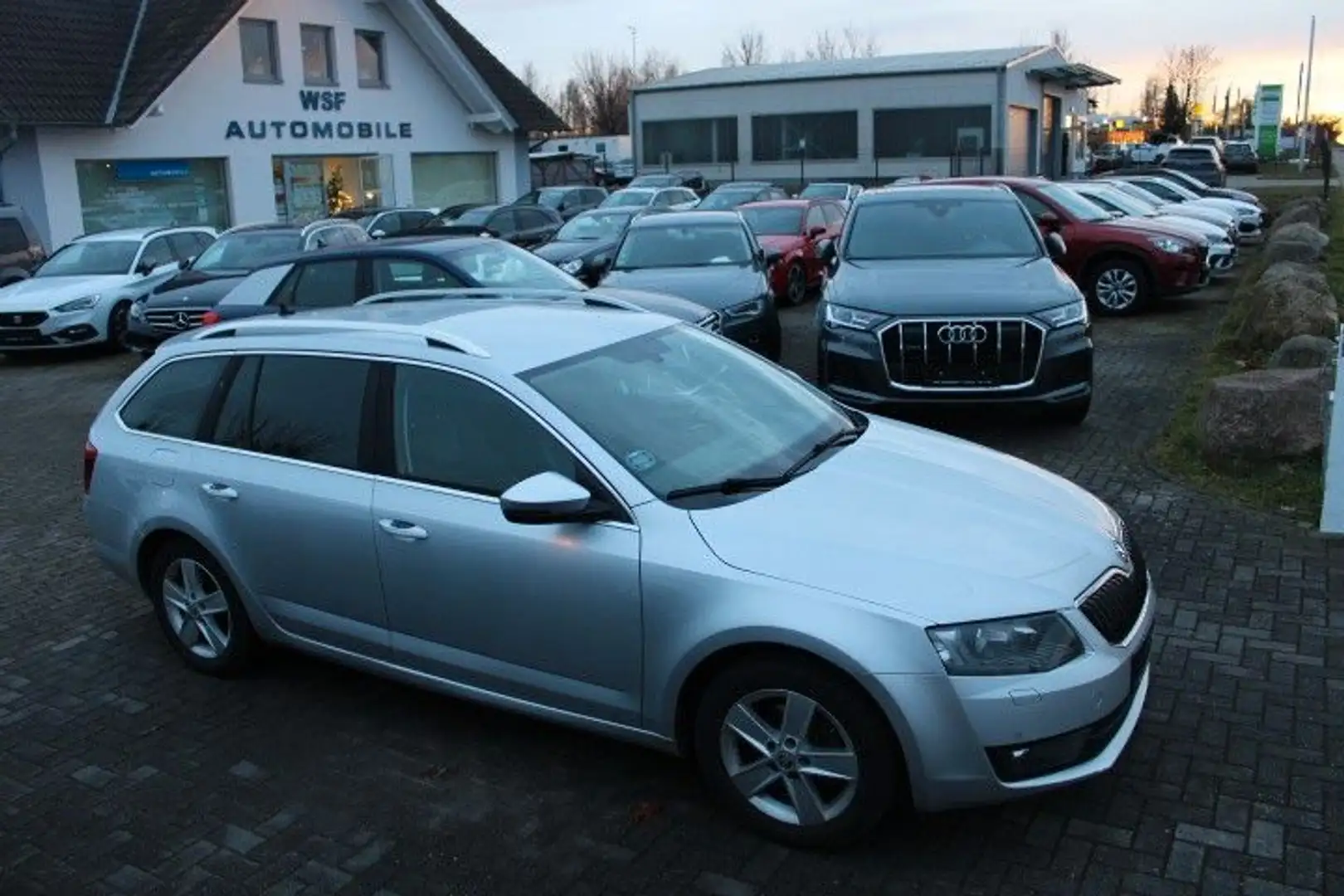 Skoda Octavia Combi Elegance,DSG,Xen,Navi,Sportsitze Stříbrná - 1