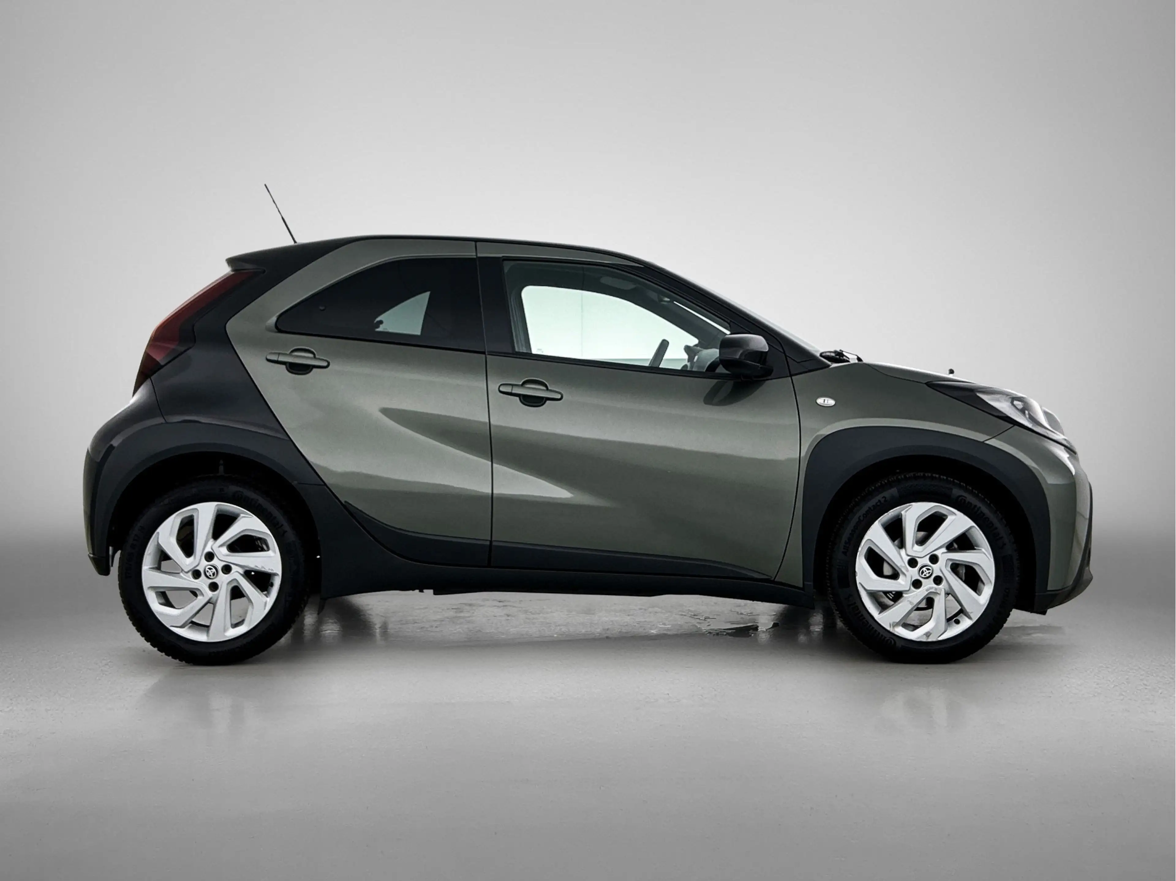 Toyota Aygo X 1.0 VVT-i S-CVT first Limited | Automaat | Stoelve — photo 12