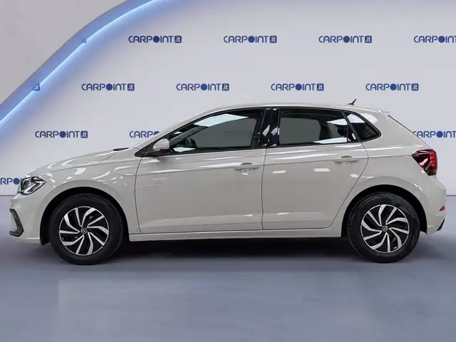 Volkswagen Polo view 3