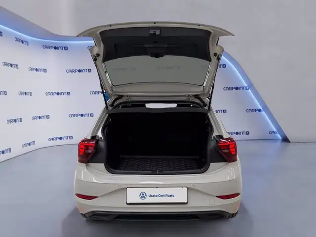 Volkswagen Polo view 18