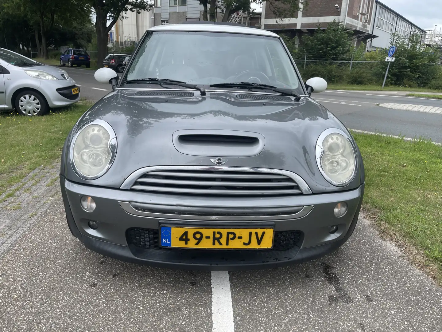 MINI Cooper S Mini 1.6 Chili | Panoramadak | LM Velgen | 170 PK Grijs - 2