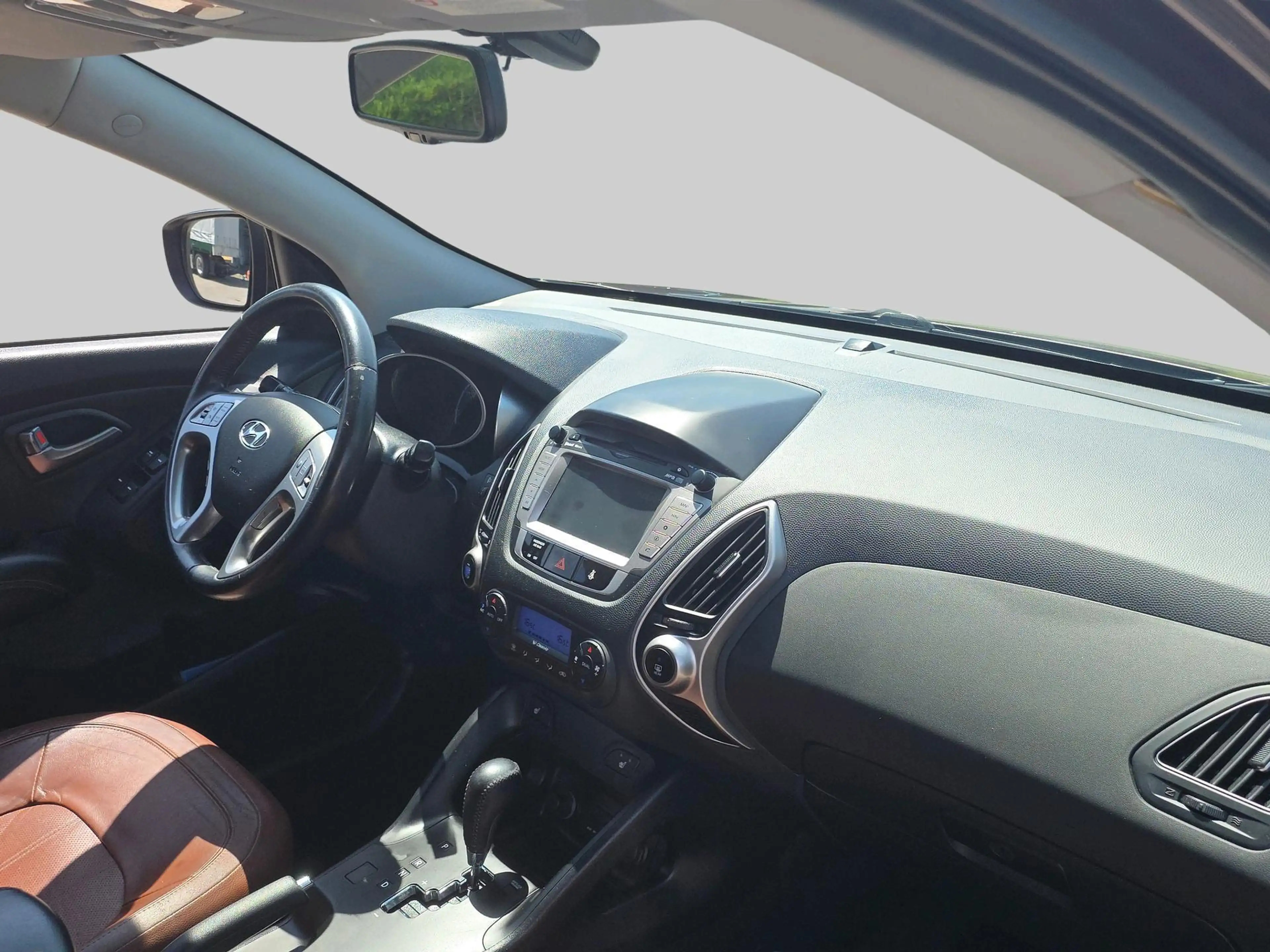 Hyundai iX35 2.0i 4WD i-Catcher — photo 13