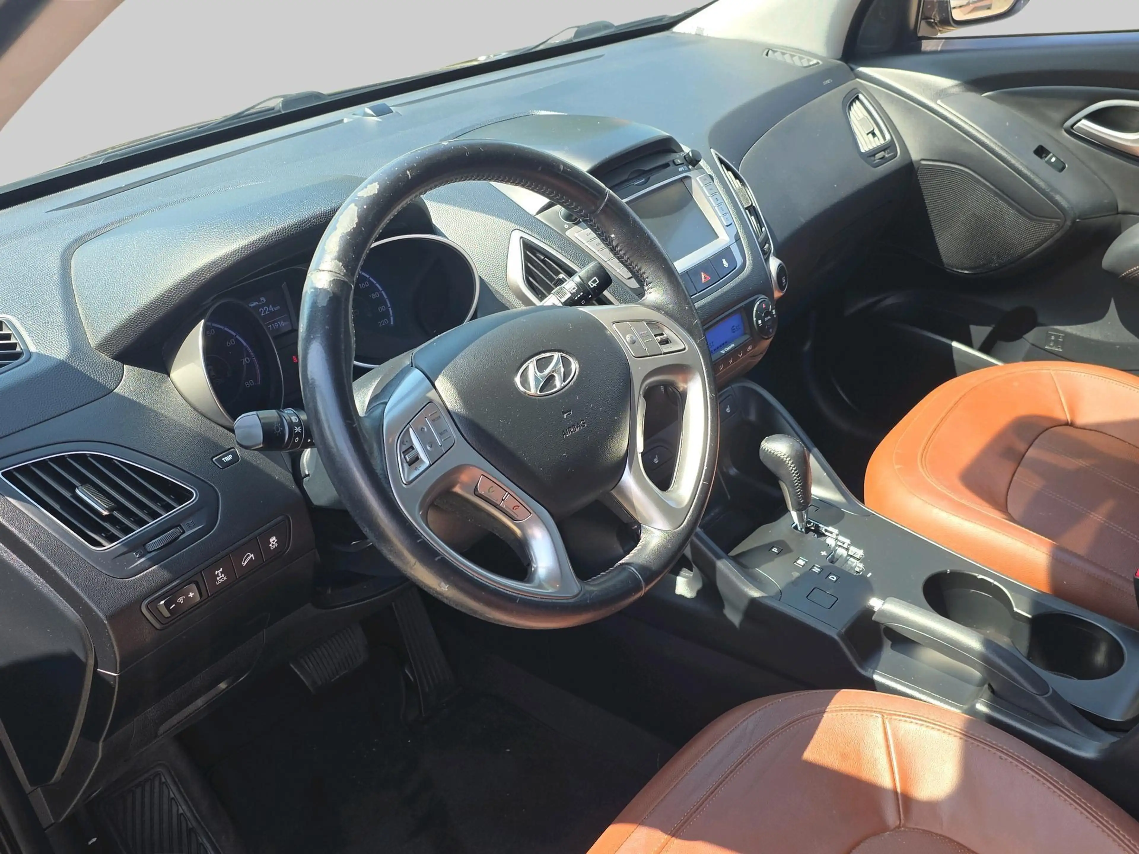 Hyundai iX35 2.0i 4WD i-Catcher — photo 4