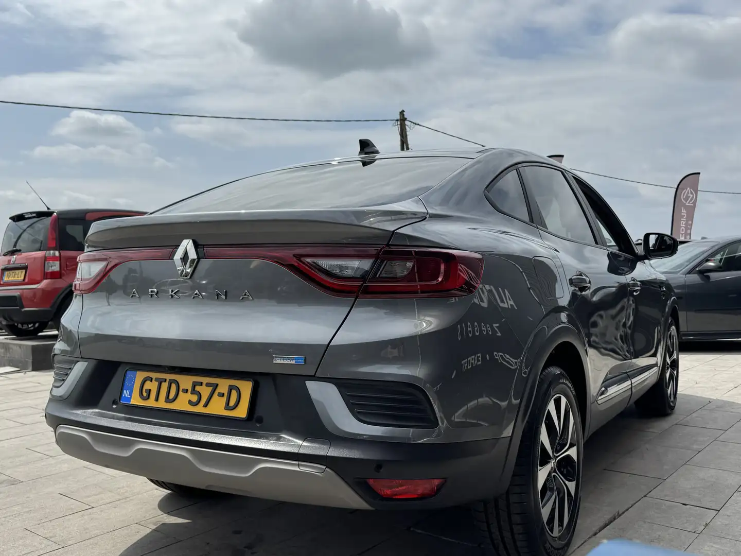 Renault Arkana 1.6 E-Tech Hybrid 145 Zen Grijs - 2