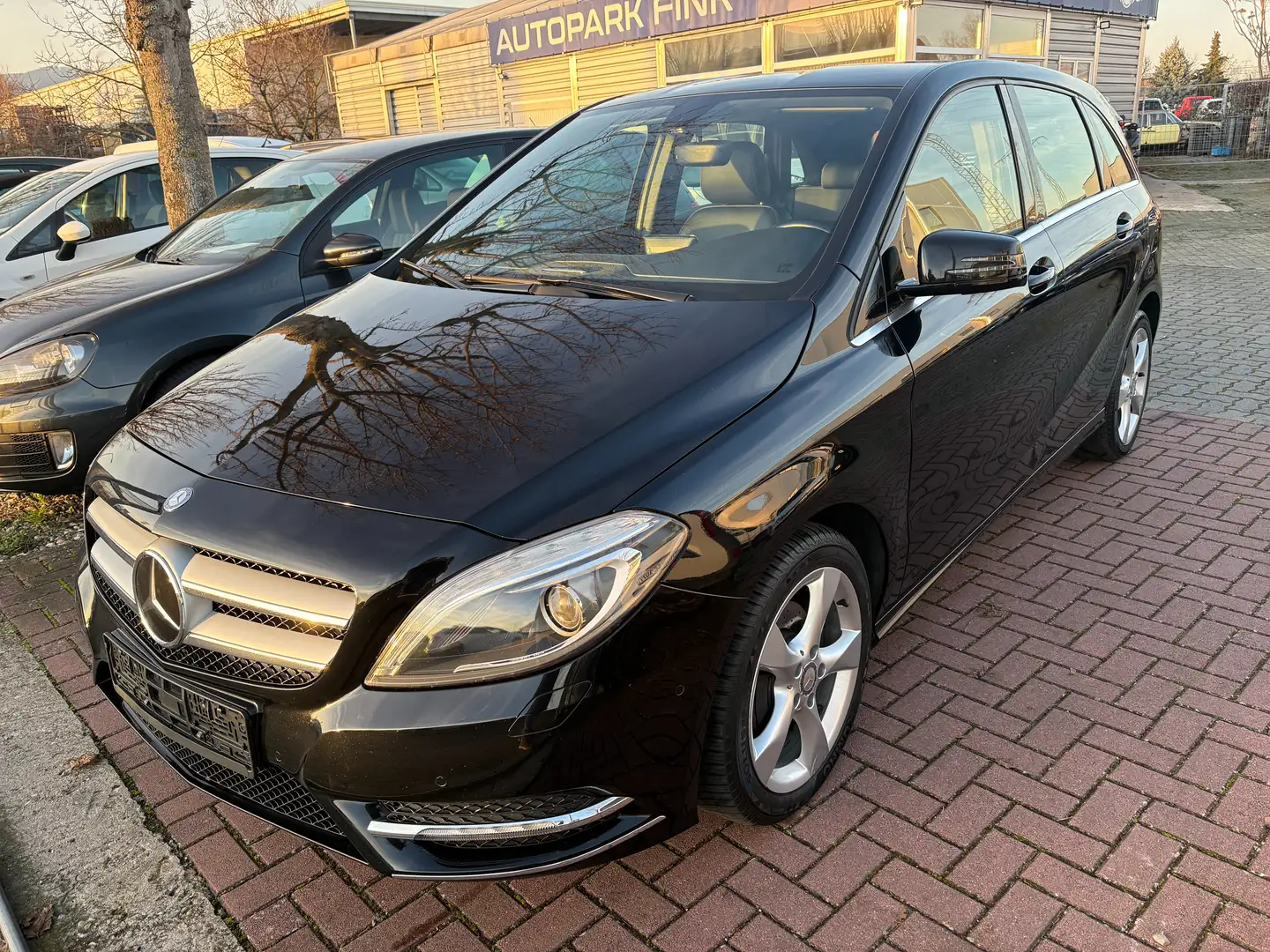 Mercedes-Benz B 180 B 180 (246.242)aus 1.Hand mit Scheckheft Noir - 2