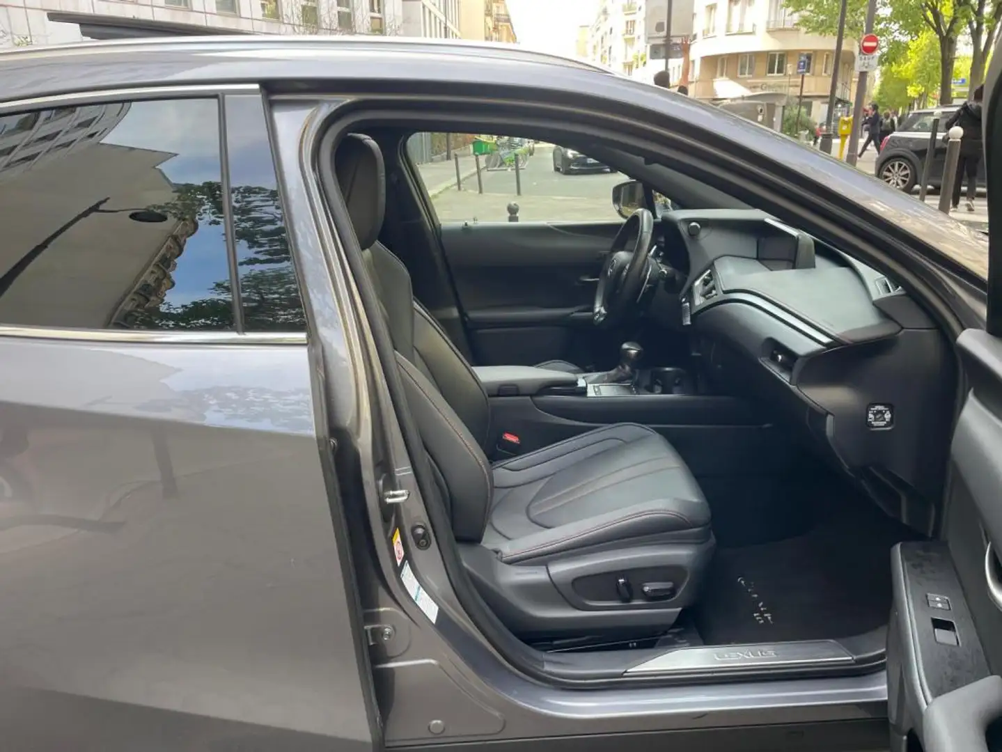 Lexus UX 250h Hybride 4WD F Sport Executive - TO - 04/2019 Gris - 2