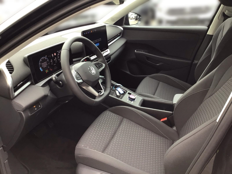 Volkswagen T-Roc 1.5 eTSI 85 kW Life AHK-el. klappb. Navi Digitales — photo 7