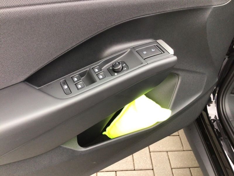 Volkswagen T-Roc 1.5 eTSI 85 kW Life AHK-el. klappb. Navi Digitales — photo 14