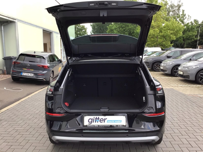 Volkswagen T-Roc 1.5 eTSI 85 kW Life AHK-el. klappb. Navi Digitales — photo 12
