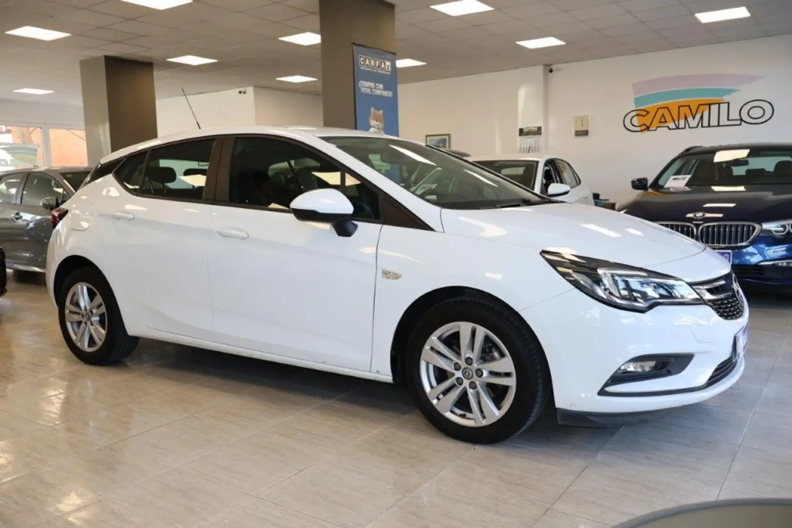 Opel Astra 1.6CDTi S/S Selective 110 Blanc - 1