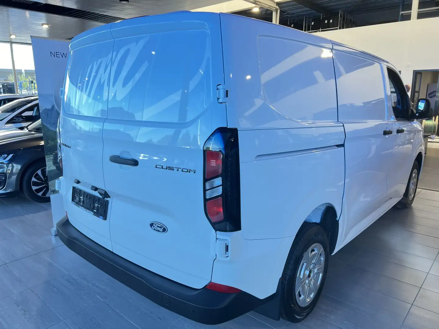 Ford Transit Custom Bestelwagen Trend 300S L1 2.0tdci 136pk Wit - 2