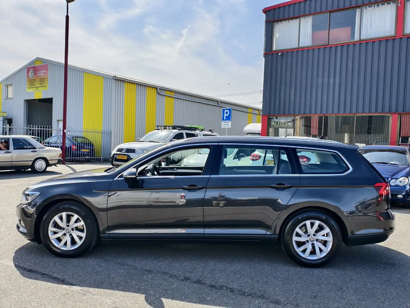 Volkswagen Passat Variant 1.6 TDI Comfortline Business // AIRCO / CRUISE / A Gris - 2