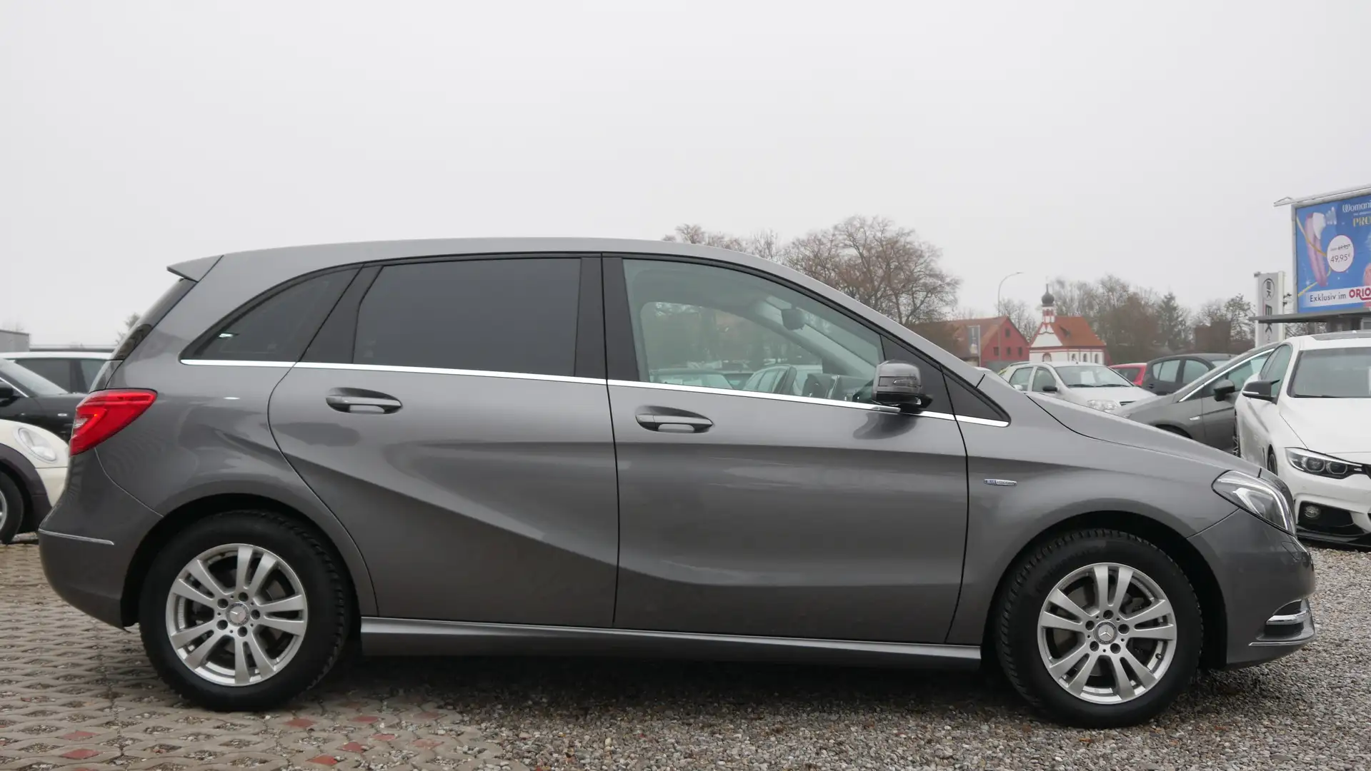 Mercedes-Benz B 200 Scheckheftgepflegt 2. Hand Bi-Xenon Klima Tempomat Grau - 2