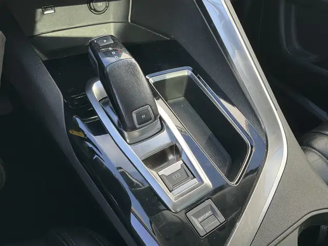 Peugeot 3008 view 9