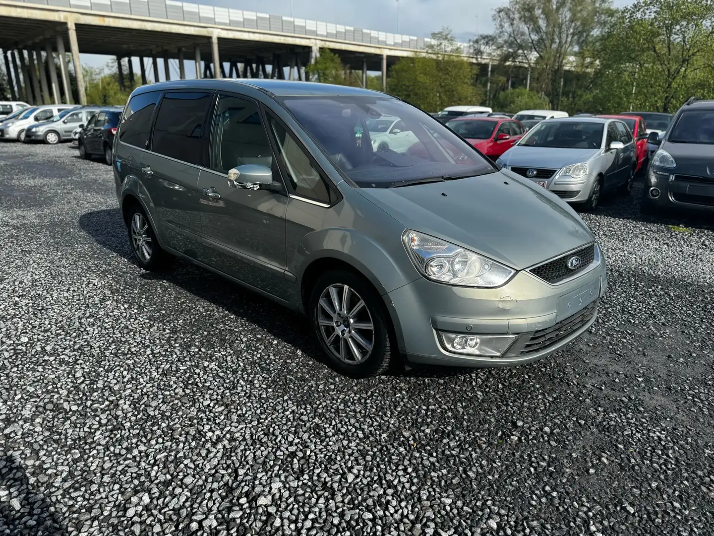 Ford Galaxy 2.0 TDCi Ambiente//7 PLACES Gris - 1