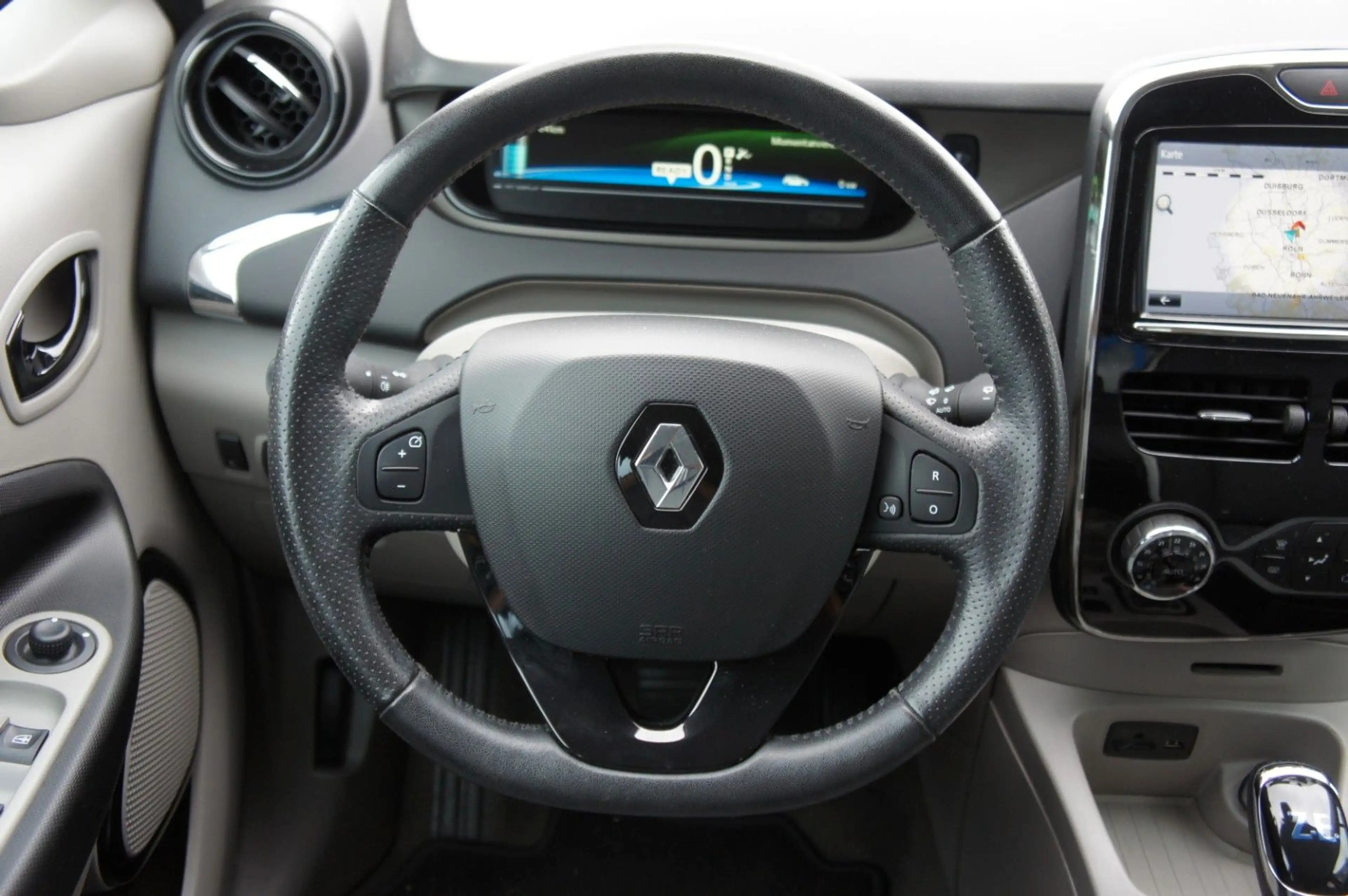 Renault ZOE Zoe Intens Elektro — photo 11