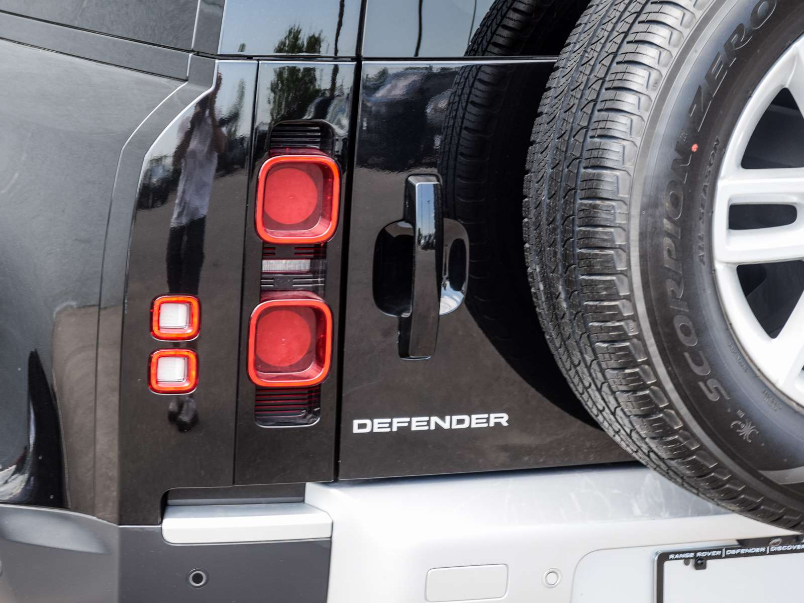 2023 Land Rover Defender S/ONE OWNER/DEALER MAINTAINED/HWY DRIVEN thumb 7