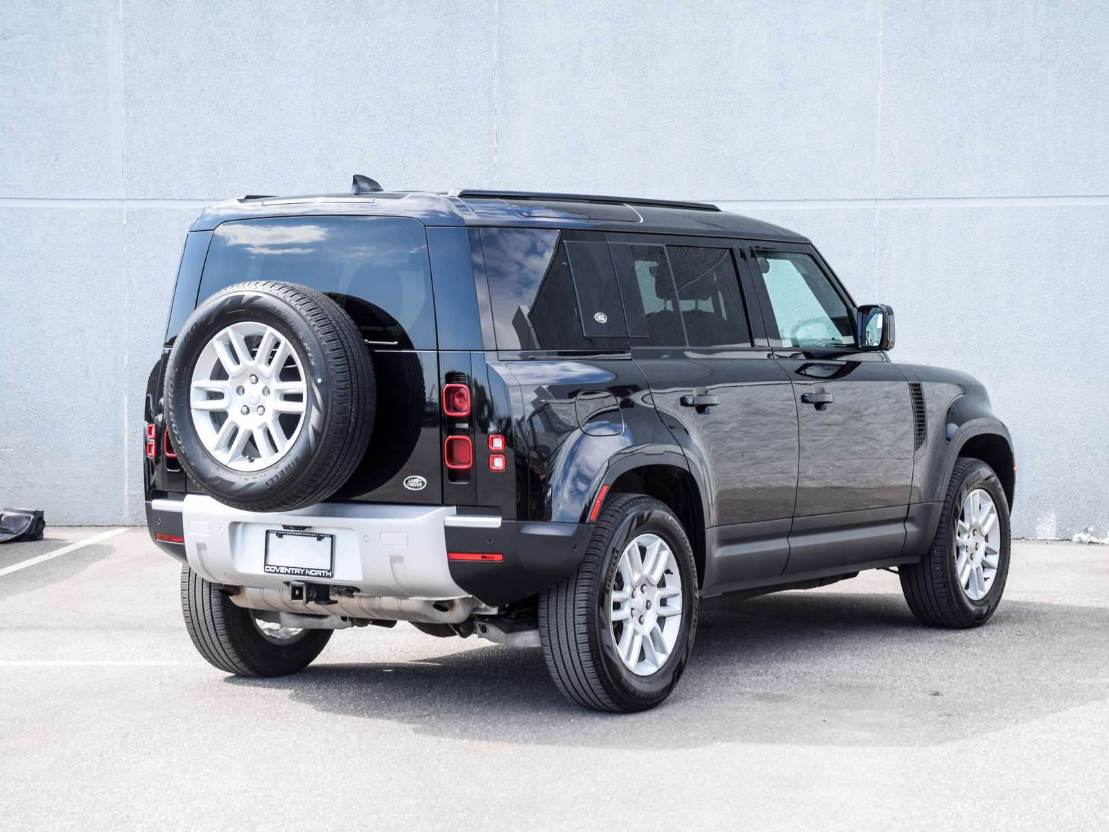 2023 Land Rover Defender S/ONE OWNER/DEALER MAINTAINED/HWY DRIVEN alt 4