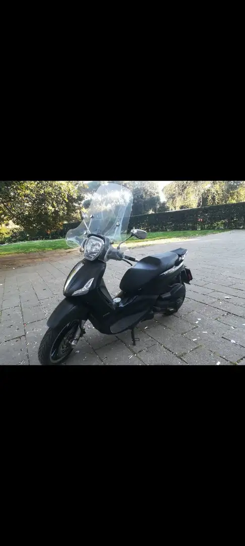 Piaggio Beverly 300 Police Nero - 2