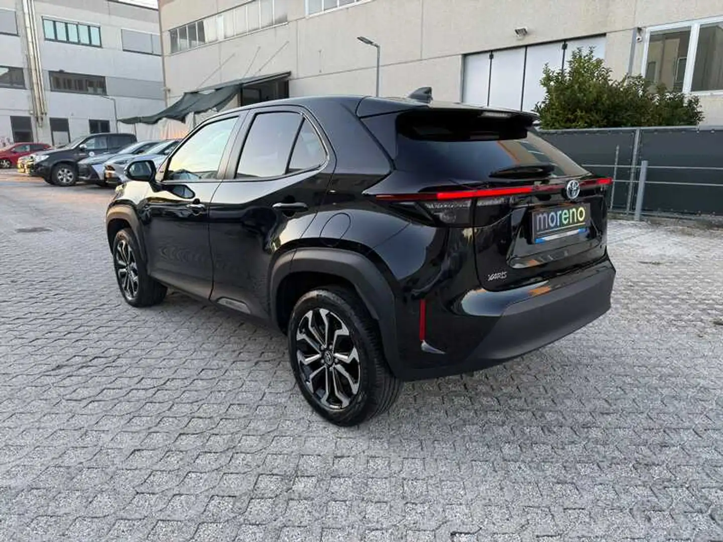Toyota Yaris Cross 1.5h Trend fwd 116 CV e-cvt 2WD Nero - 2