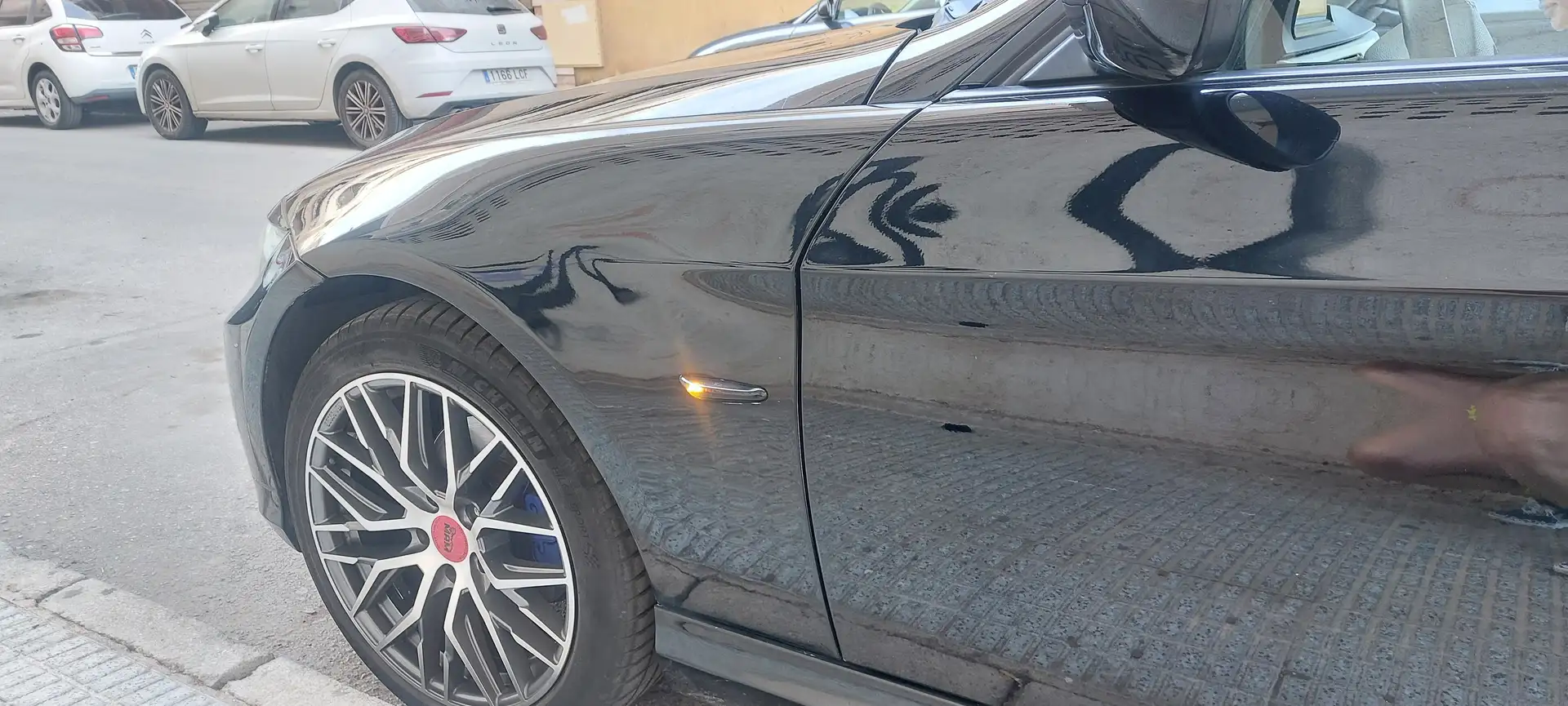 BMW 318 318d Negro - 2